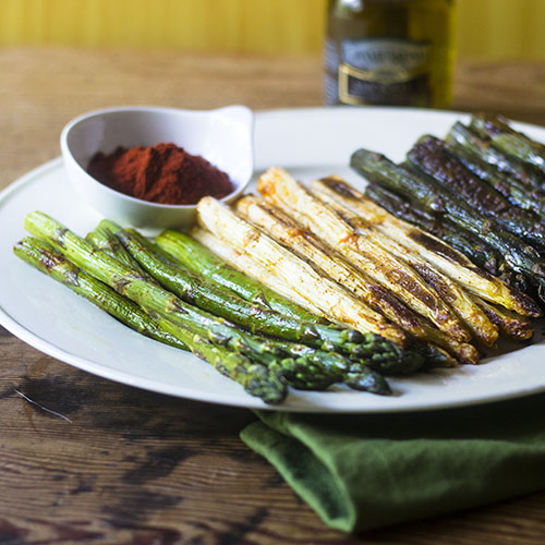 Smoky Tri-Color Asparagus #asparagus #vegan #smoky | feedyoursoul2.com