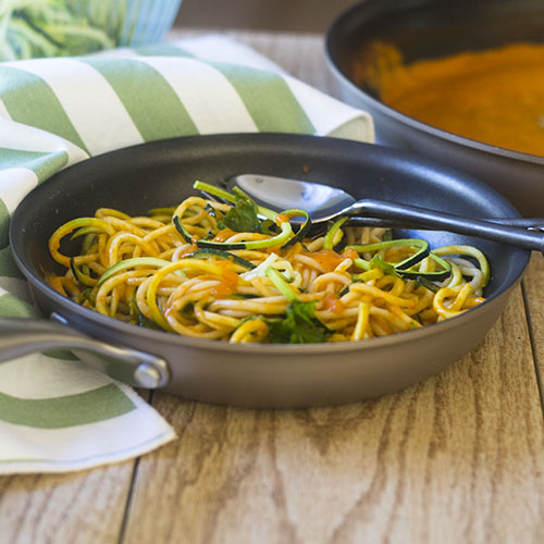 Zoodles in a Vegan Red Pepper Sauce #vegan #glutenfree #zucchini #redpeppers | feedyoursoul2.com