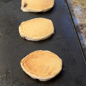 Blueberry Pancakes flipped 500