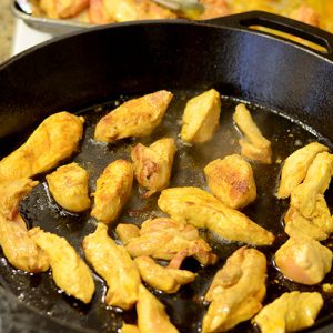 Chix in skillet 500