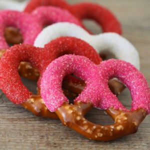 How-To-Make-Chocolate-Covered-Pretzels-0310-500x499