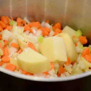 Potatoes & Mir Poix Ingred in pot 500