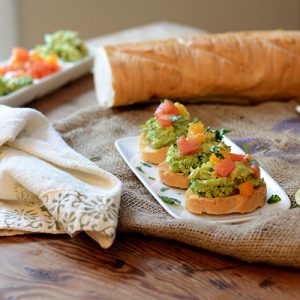 Guacamole Brushetta Lengthwise 500