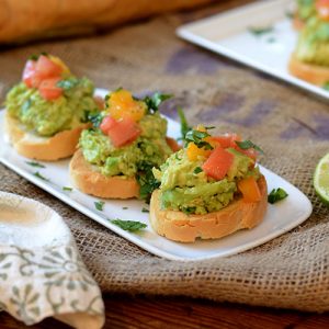 Guacamole Brushetta Low angle 500