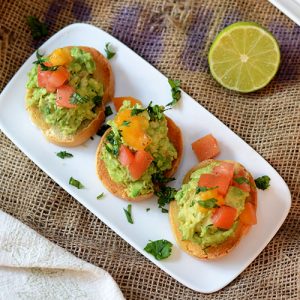 Guacamole Bruschetta Top down 500