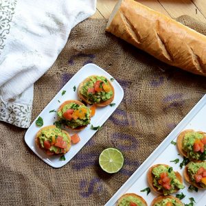 Guacamole Brushetta Top down medium 500