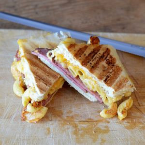 Pastrami and Mac N Cheese Sandwich 75 degree 500