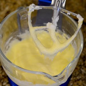 Eggs added to batter Eggs mixed 500