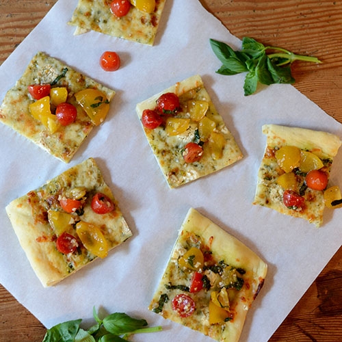 Pesto Pizza Top down 2 500