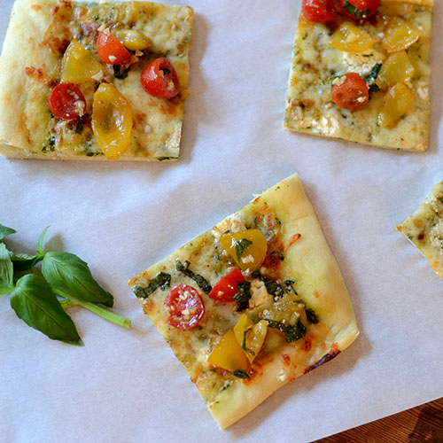 Pesto Pizza Top down 500
