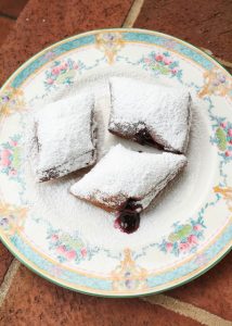 Boysenberry-Beignets Boysenberry Beignets