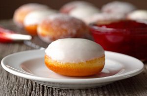 Strawberry-Filled-Jelly-Donuts-with-Glaze JellyDoughnuts with glaze