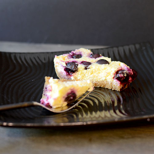 Lemon-Blueberry-Bars Piece out angle 500