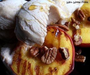 grilled-peaches-with-ice-cream grilled-peaches-with-ice-cream