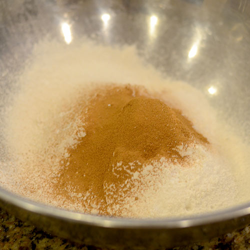 dry-ingredients Dry ingredients, flour, cinnamon, baking powder, sugar, salt