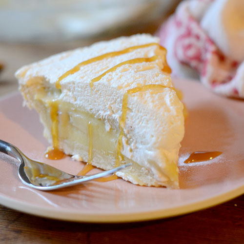 Banana-Cream-Pie custard, crust, dough, whipped cream, caramel, flour, cornstarch, vanilla, eggs