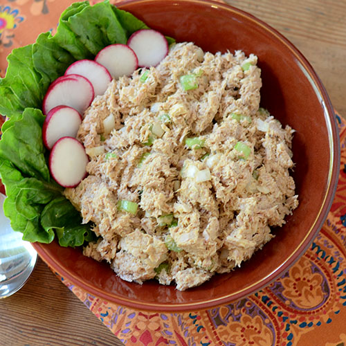 Yogurt-Sriracha-Tuna-Salad tuna, Greek yogurt, lemon juice, agave, celery salt, pepper, sriracha, onion, celery