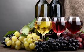 Groupon-Wine-of-the-Month wine and grapes, groupon