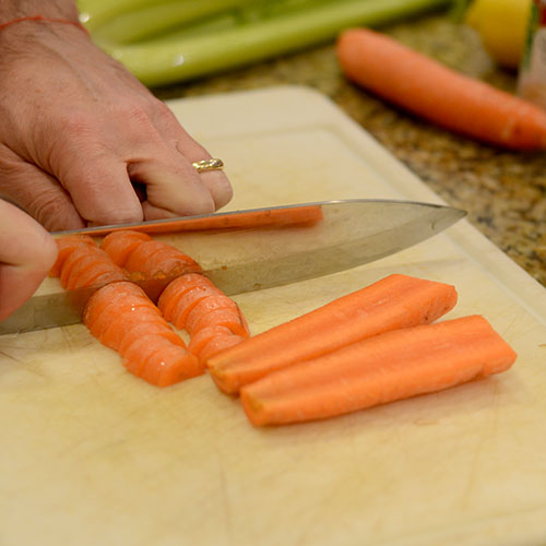 Cutting-Carrots Cutting carrots