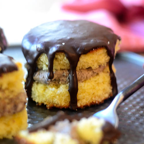 Oreo Filled Cakes with Chocolate Ganache