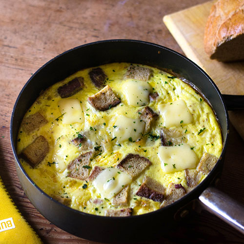 Corned Beef and Swiss Cheese Frittata from Feed Your Soul Too Corned Beef and Swiss Cheese Frittata #eggs #frittata #cornedbeef | feedyoursoul2.com