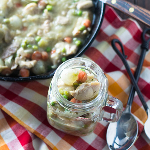 Chicken Pot Pie from Feed Your Soul Too Chicken Pot Pie #comfortfood #chicken #roux | feedyoursoul2.com