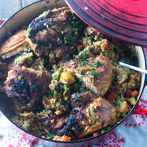 Puerto Rican Pollo Recipe from Feed Your Soul Too Puerto Rican Pollo Recipe #chicken #onepotmeal | feedyoursoul2.com