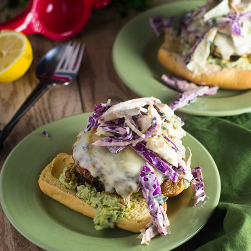 Mexican Turkey Burger from Feed Your Soul Too Mexican Turkey Burger #groundturkey #Mexican #burger | feedyoursoul2.com