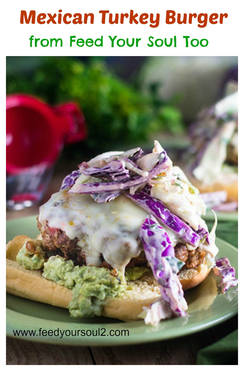 Mexican Turkey Burger #groundturkey #Mexican #burger | feedyoursoul2.com