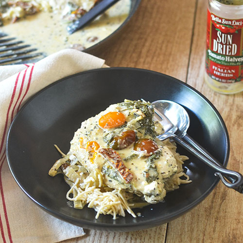Creamy Sun Dried Tomato Tuscan Chicken from Feed Your Soul Too Creamy Sun Dried Tomato Tuscan Chicken #chicken #glutenfree #creamsauce #Italianfood | feedyoursoul2.com