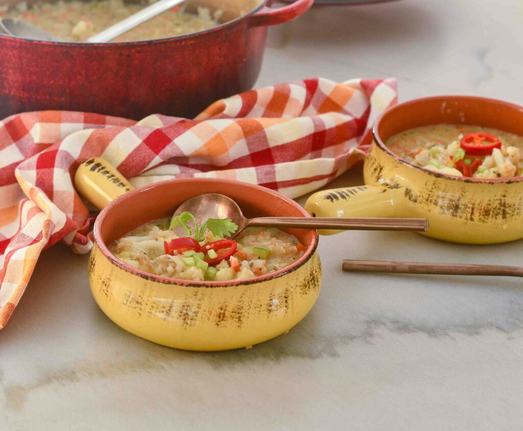 Healthy Vegan Cauliflower Soup l #souprecipe #glutenfree #vegan #vegetarian | feedyoursoul2.com